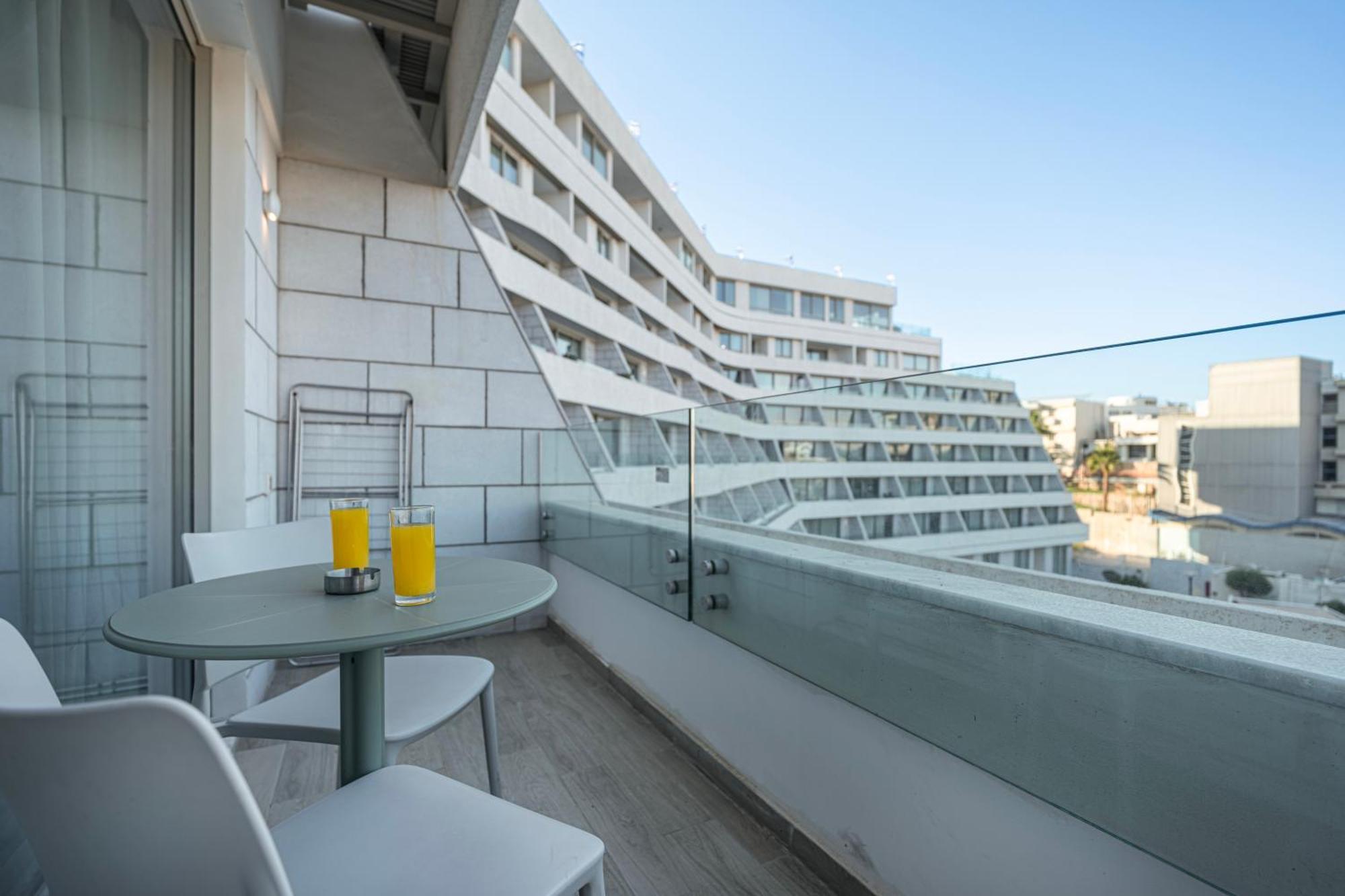 Apartment סוויטה Twins בוטיק עם נוף וצמודה לים במתחם Seaside היוקרתי עם בריכה - By Seaelo